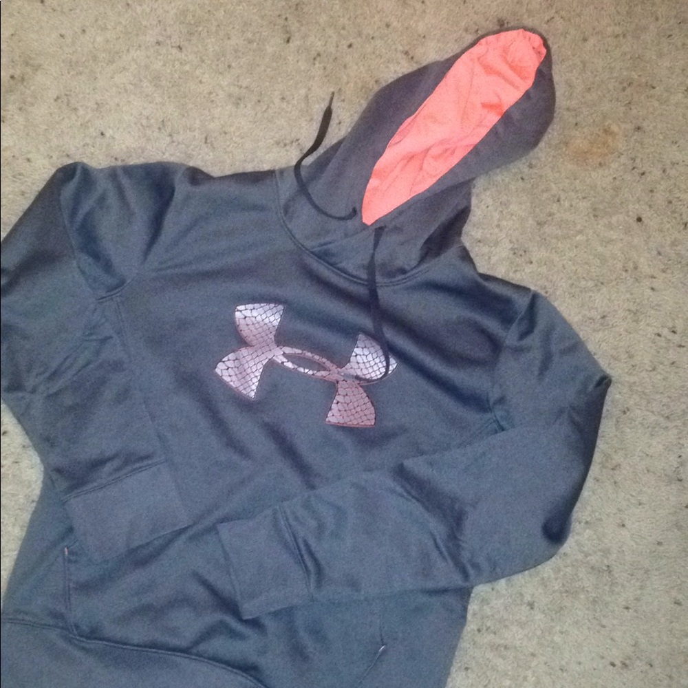 Under Armour sweatshirt